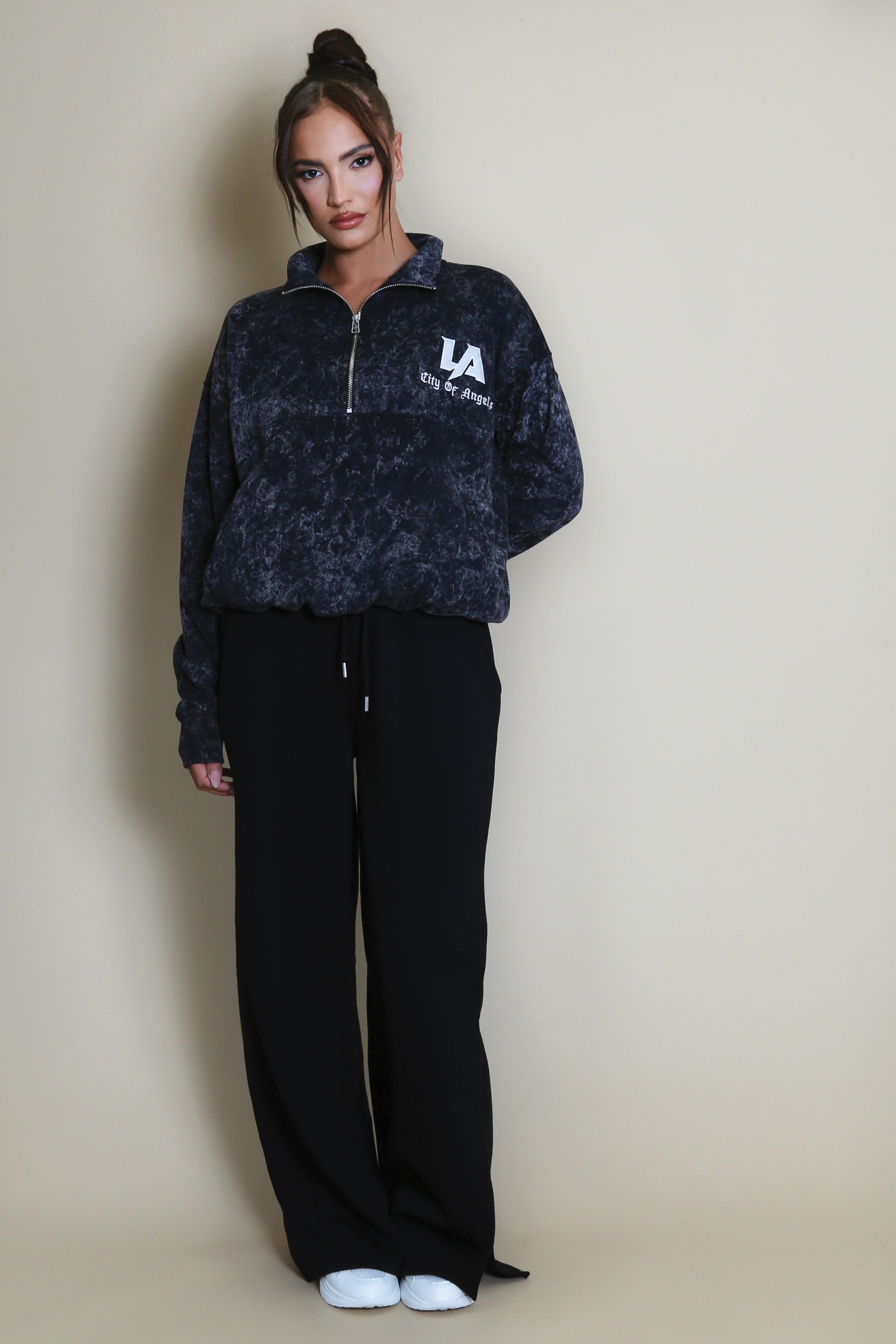 Half Zip LA Sweatshirt In Black Acid Wash