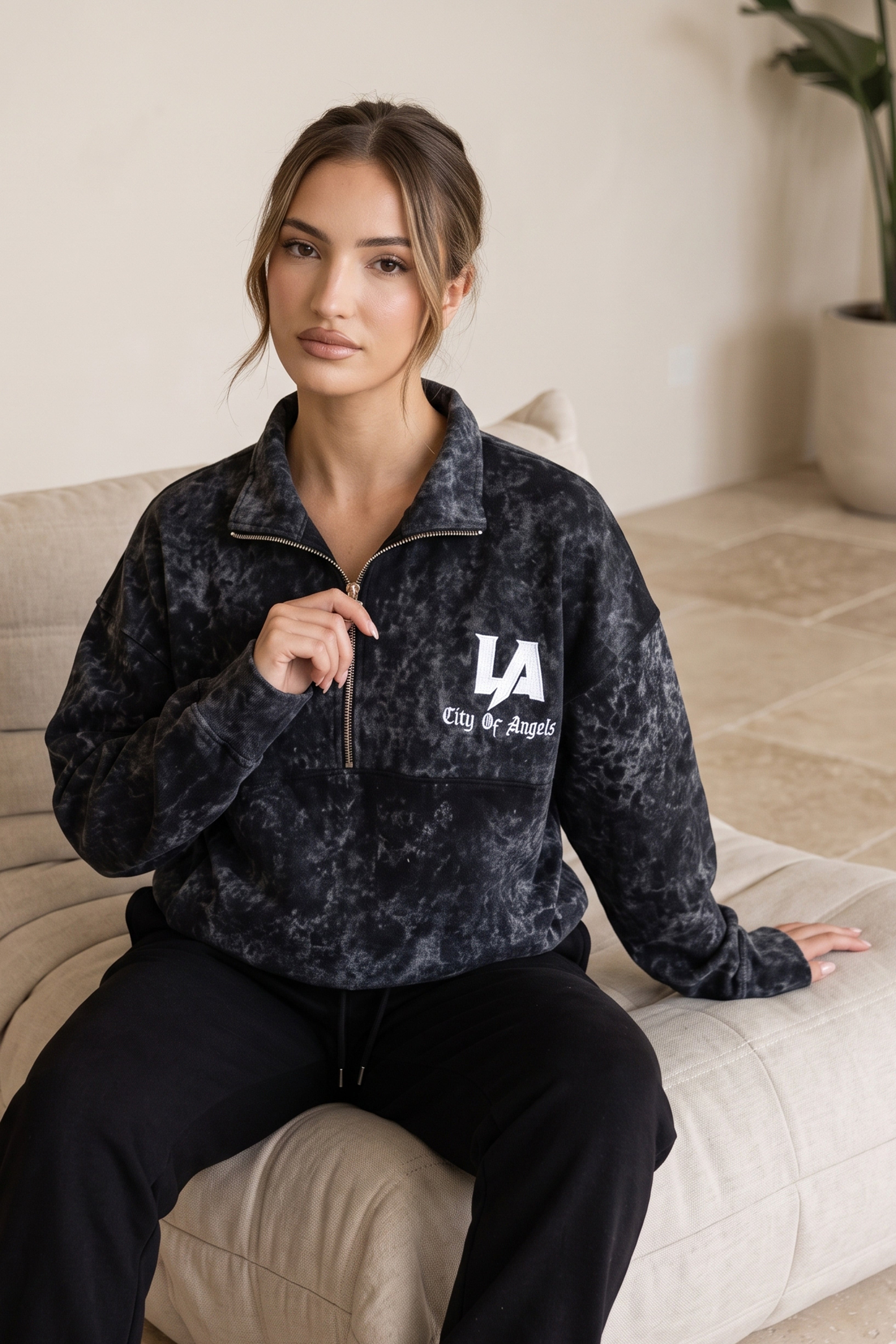 Half Zip LA Sweatshirt In Black Acid Wash